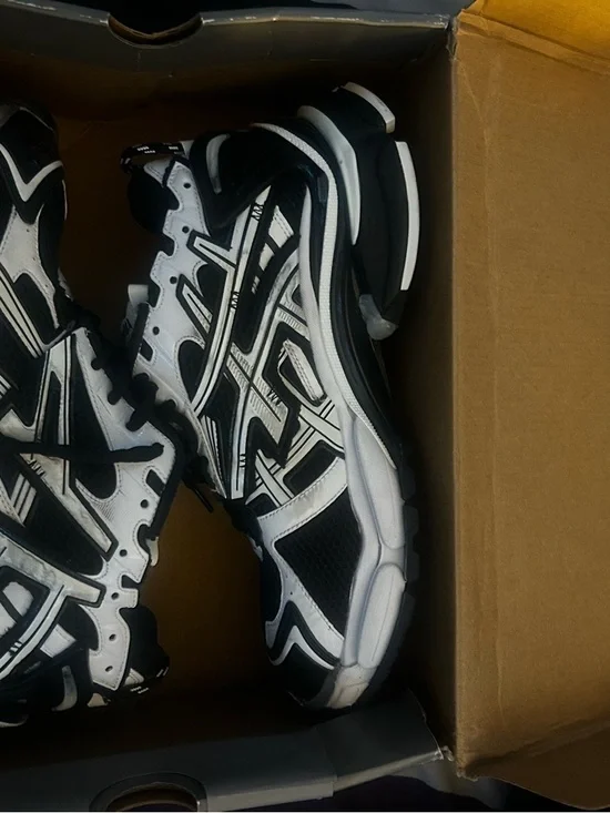 Balenciaga Black and White runners Sneakers - Picture 1 of 6